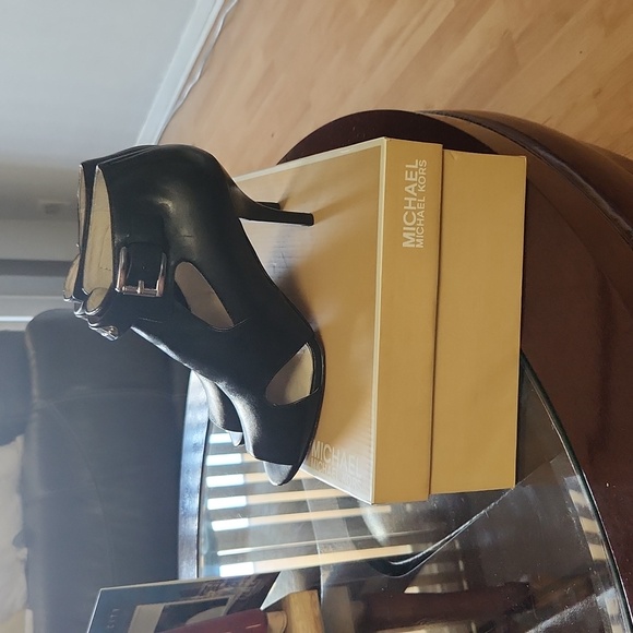 Michael kors shoes black 3"heel bootie leather - Picture 2 of 6